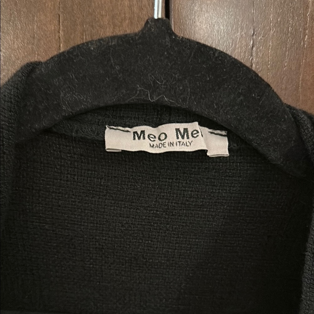 Meo Meli Black Cardigan with Draped Sleeves and Soft linen - Picture 2 of 5